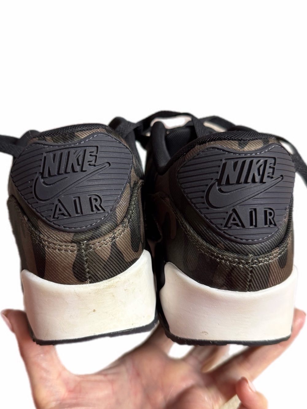 Nike women’s Air Max 90 CSE
SIZE 7.5 Oil grey/cargo khaki- white
With box - Picture 12 of 14